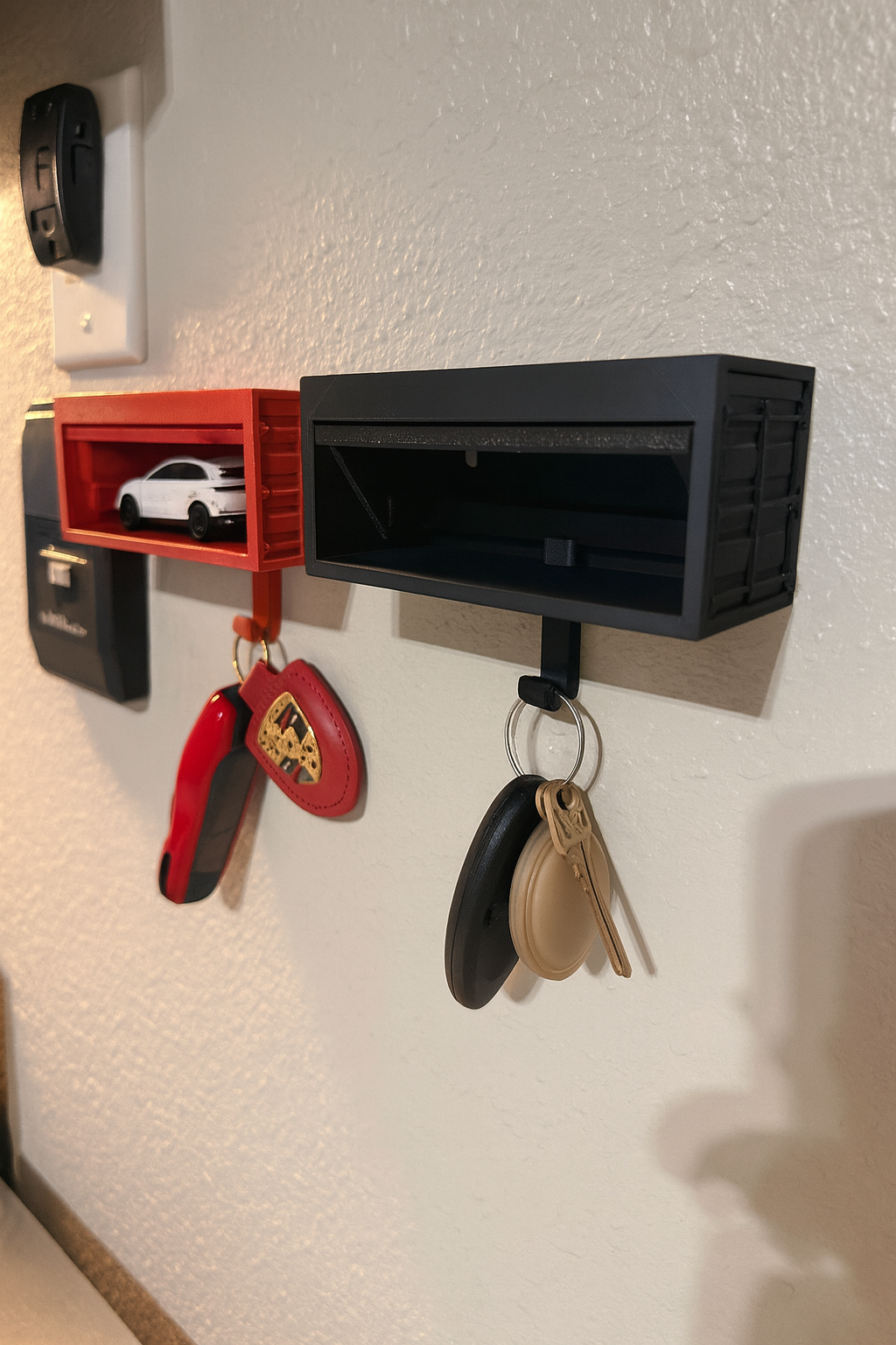 Black Garage Key Holder